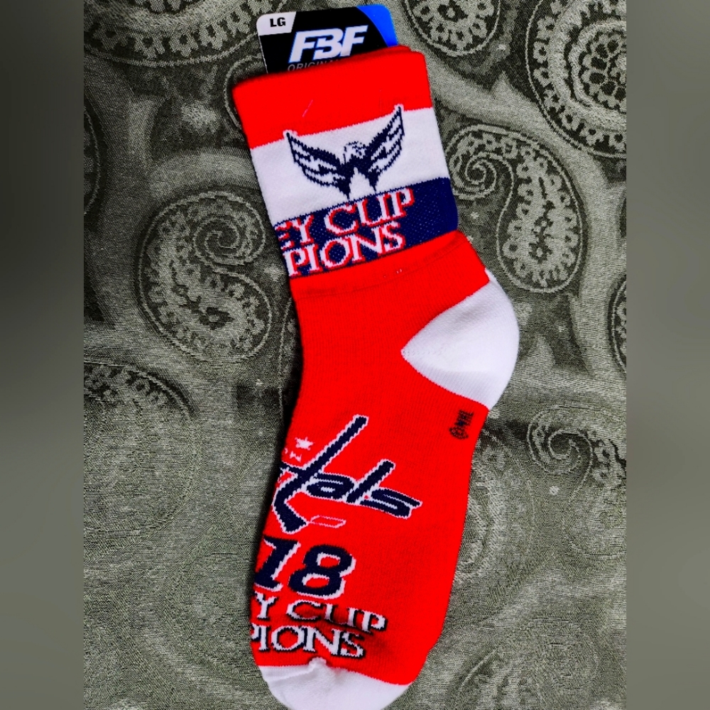 For Bare Feet Washington Capitals 2018 Stanley Cup Champs socks, large